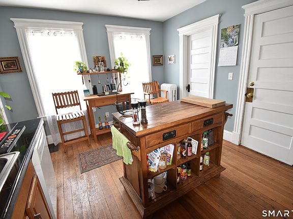 4th image of 125 Stearns Street