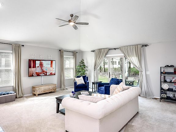 4th image of 8146 Wildflower Dr