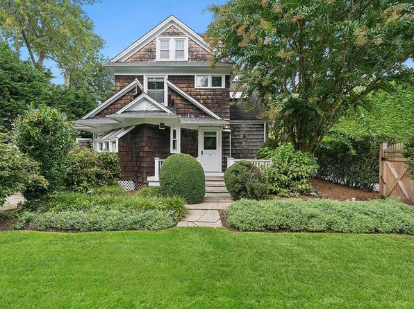 85 Post Xing APT A1, Southampton, NY 11968