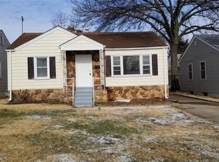 10749 Saint Xavier Ln, Saint Ann, MO 63074