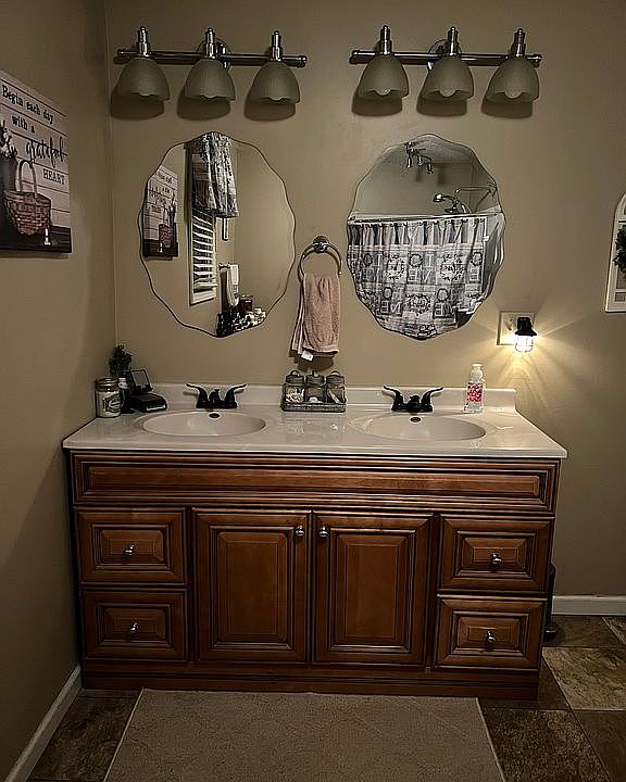 Main bathroom