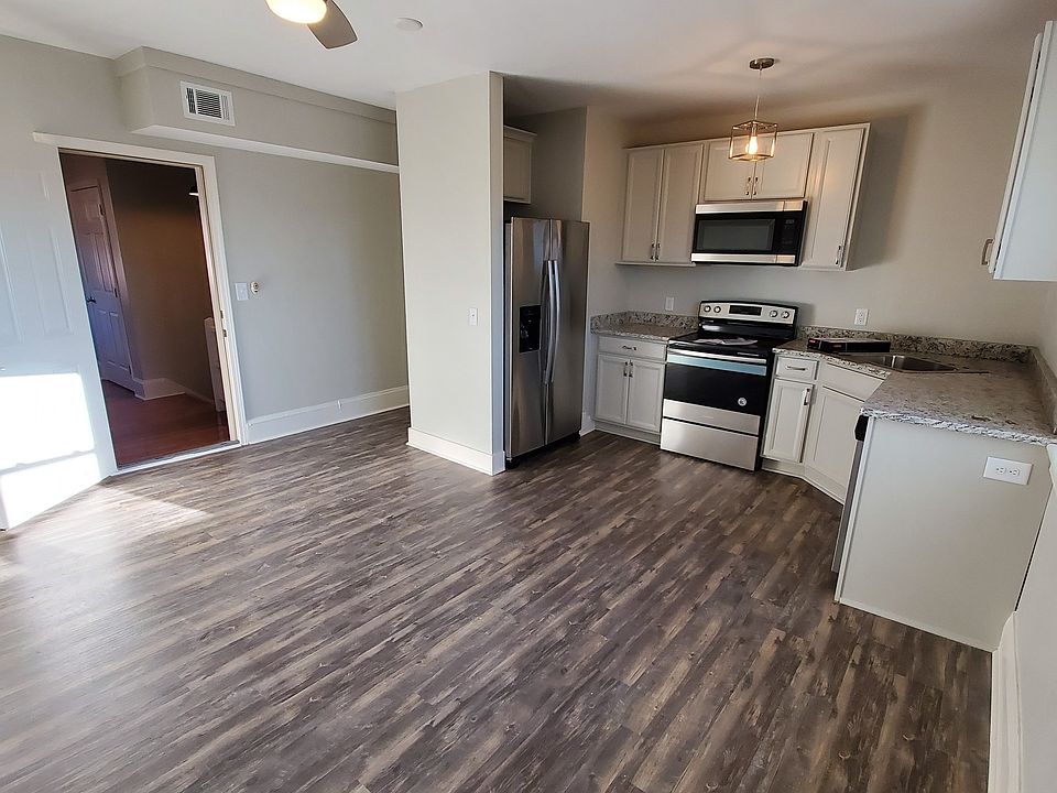 2nd image of 606 6th St APT 203