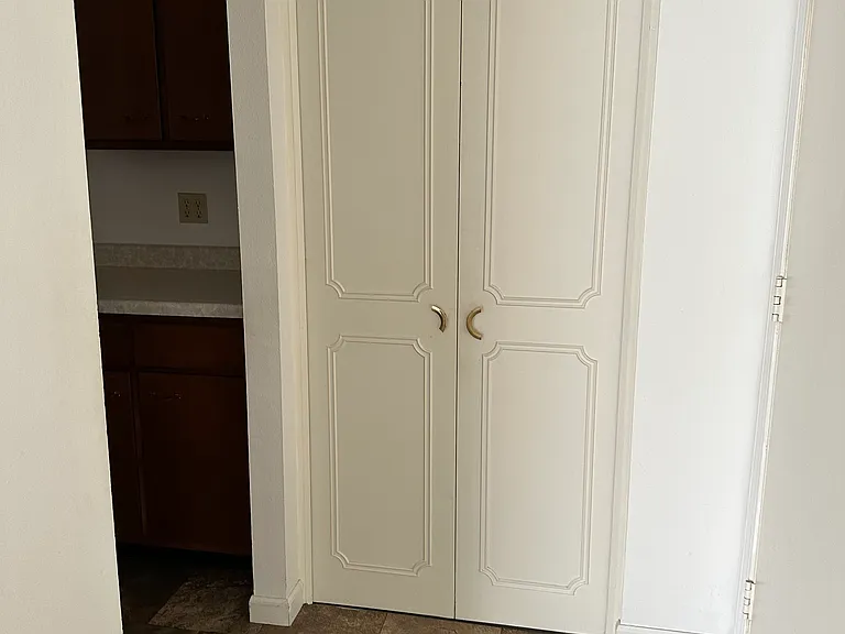 Julien Dubuque Apartments - 55+ Community — Photo 5