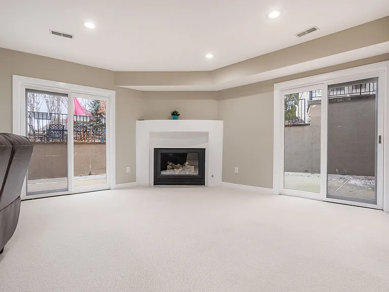 4602 Sandwich Ct — Photo 51