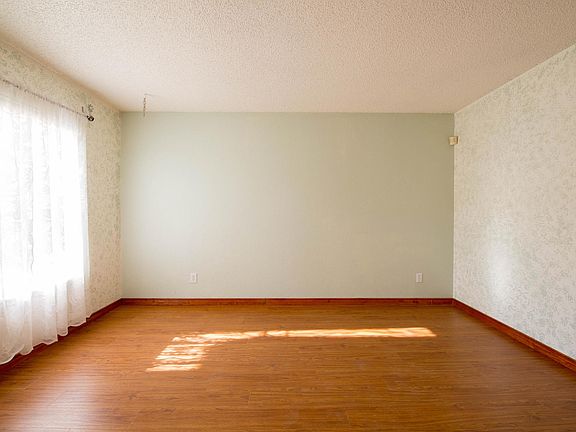4th image of 729 Bluff Canyon Cir