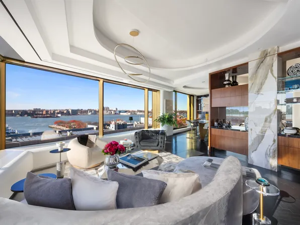 551 West 21st Street image 2 of 21