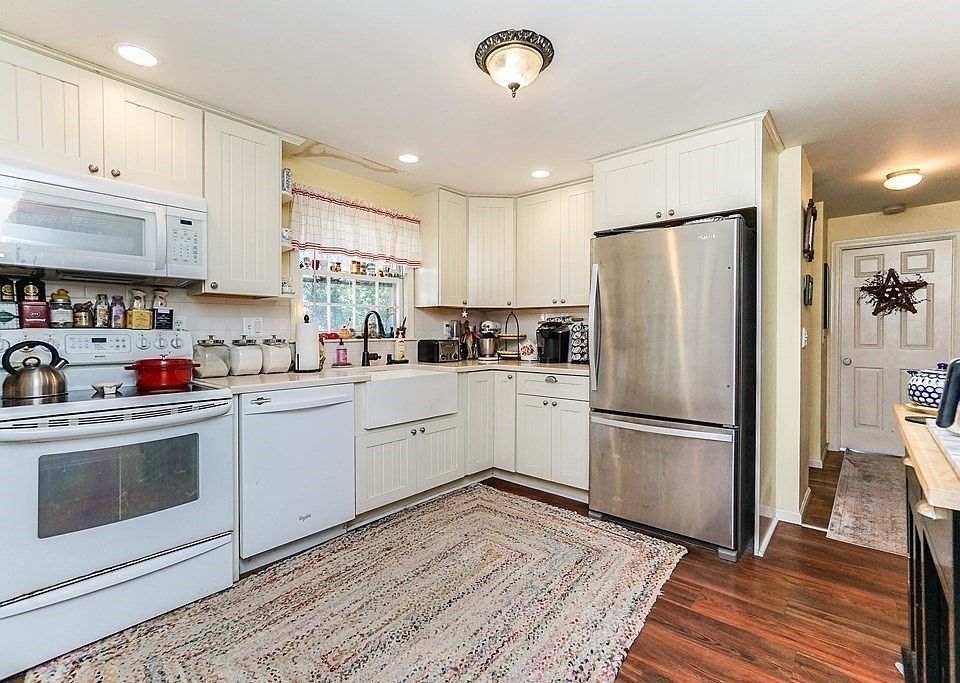 212 Pleasant St, Millis, MA 02054 Zillow