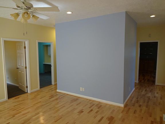 3rd image of 1333 Tullis St NE
