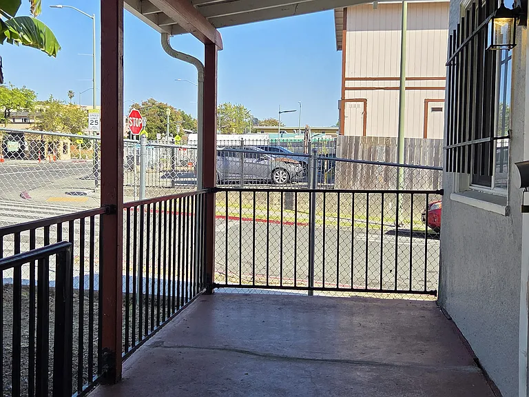 Macarthur Blvd — Photo 1