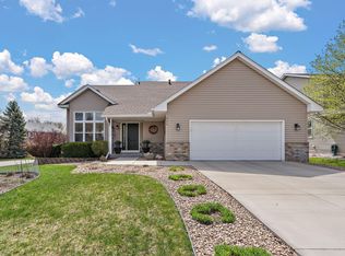 820 Spring Hill Ct, Woodbury, MN 55125