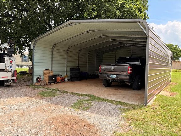 3rd image of 710 County Road 1420