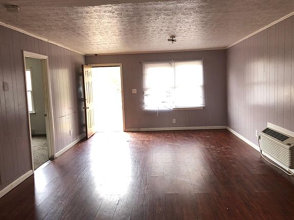 3rd image of 3008 Drake Cir #B