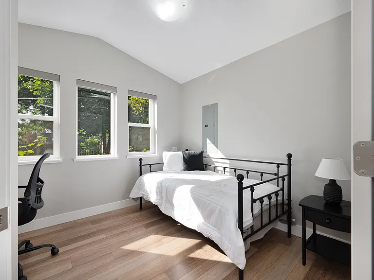 841 N 5th St — Photo 35