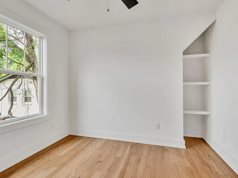 6519 Thunderbird Dr #B — Photo 15