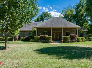 5713 Bretwood Dr, Keithville, LA 71047