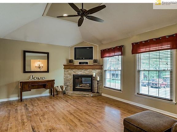 4th image of 6610 NW Melody Ln E