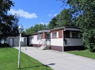 69 Mourning Dove Dr, Watertown, WI 53098