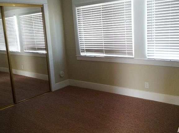 4th image of 228 Pleasant St