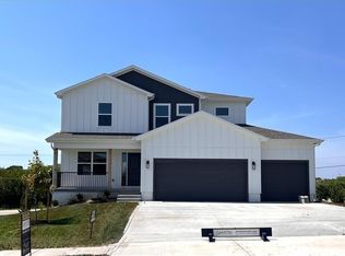 505 SW Newport Dr, Blue Springs, MO 64014