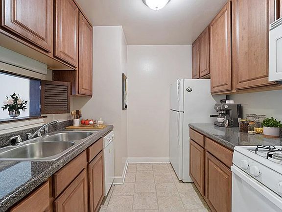 4th image of 660 W Wrightwood Ave #R91tcr956