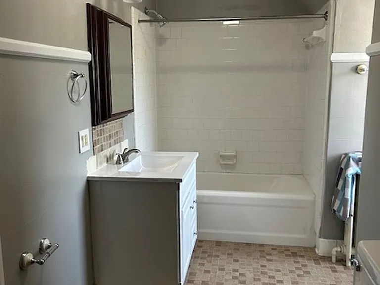 1301 Pickett St — Photo 24