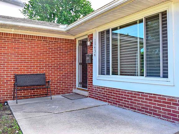 2nd image of 15434 Grovedale St