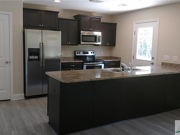 2nd image of 5 Farrington Cir