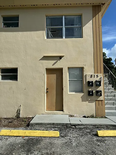 815 4th St #1 Photo 1