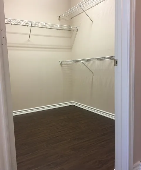 Post Rd — Photo 12