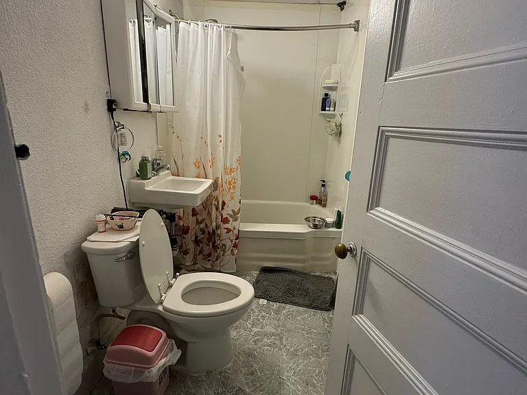 585 Beacon St #6 — Photo 5