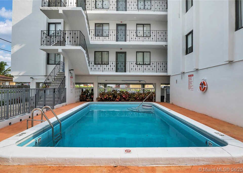 1st image of 810 Salzedo St APT 21