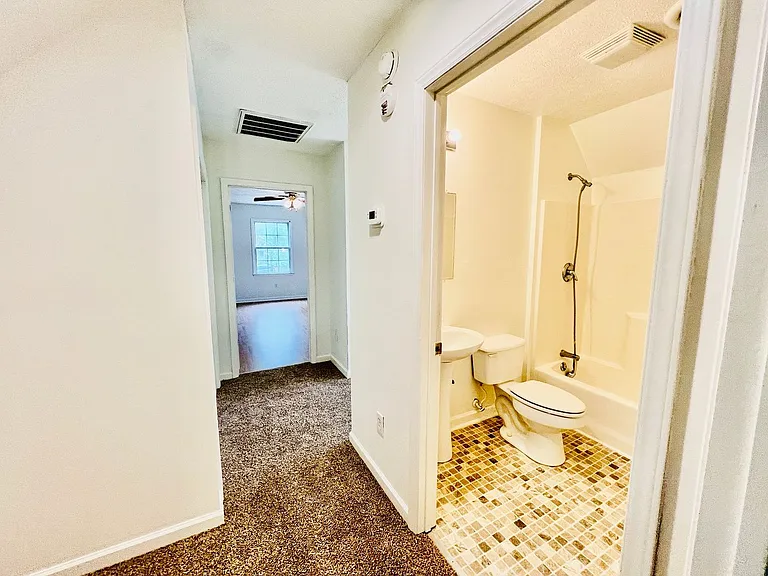 95 Amber Woods Dr — Photo 30