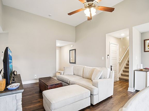 5th image of 105 Banagher Ct