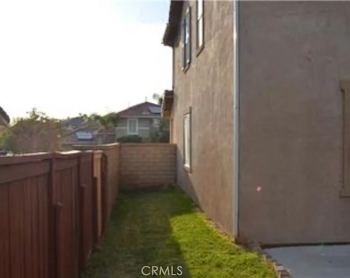 7841 Danbury Dr — Photo 32