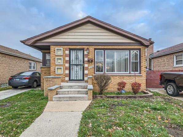 12755 S Bishop St, Calumet Park, IL 60827