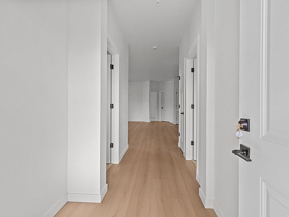 3rd image of 1172 E Mullan Ave #104