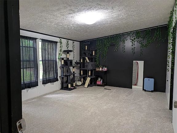 5th image of 331 Bridle Path Dr