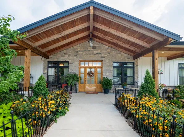 5235 Hackmann Rd, Augusta, MO 63332