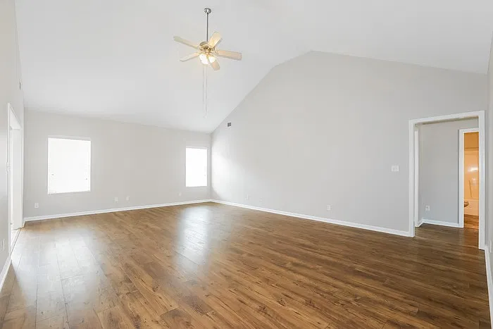 3 bed, 2.0 bath, 1605 sqft, $1,795 — Photo 4