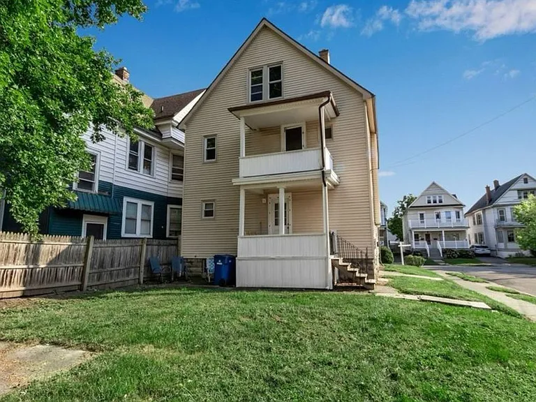 27 Jr Ave #LOWER — Photo 15