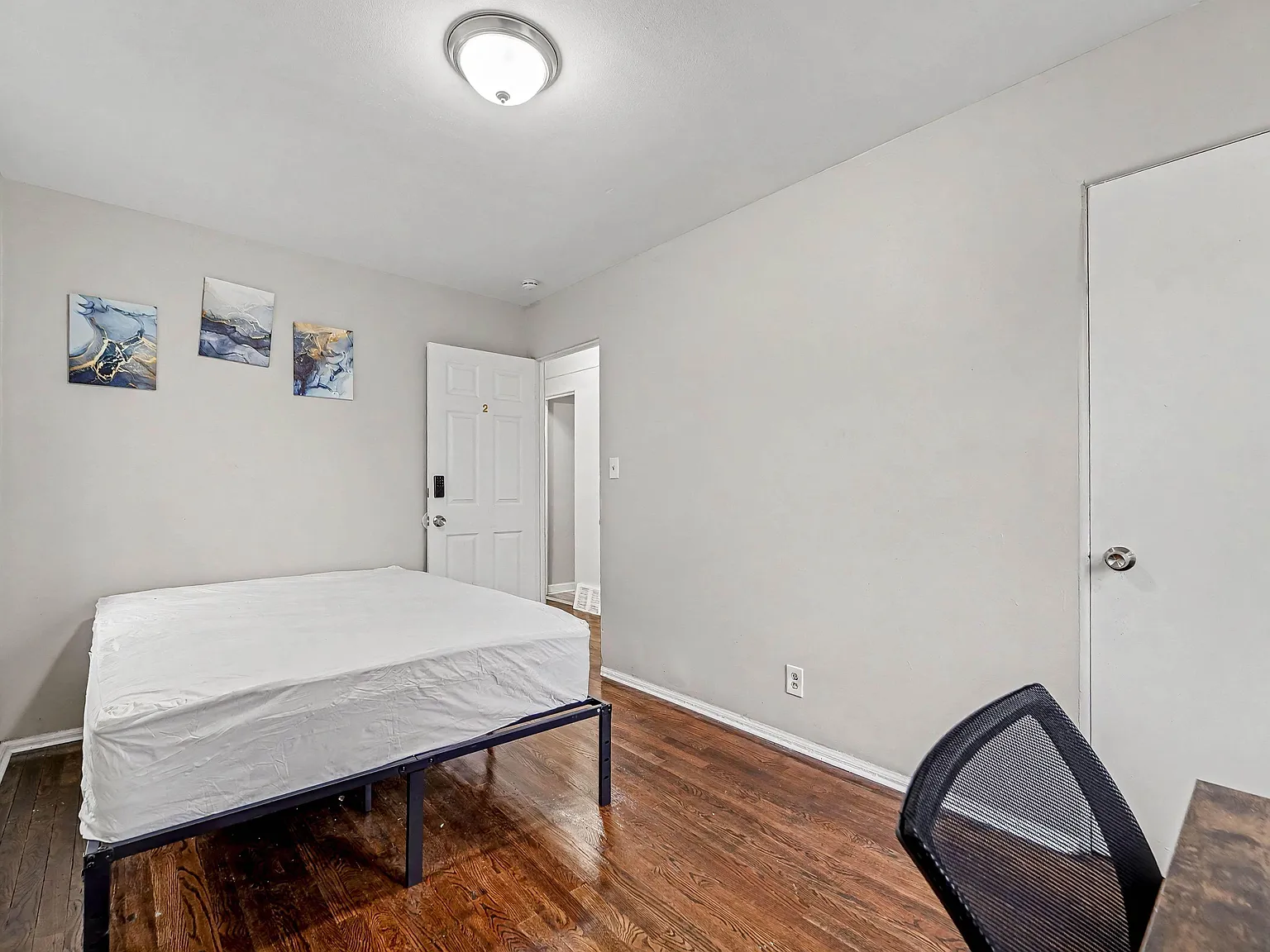 4 bed, 1.5 bath, 792 sqft, $776 — Photo 3