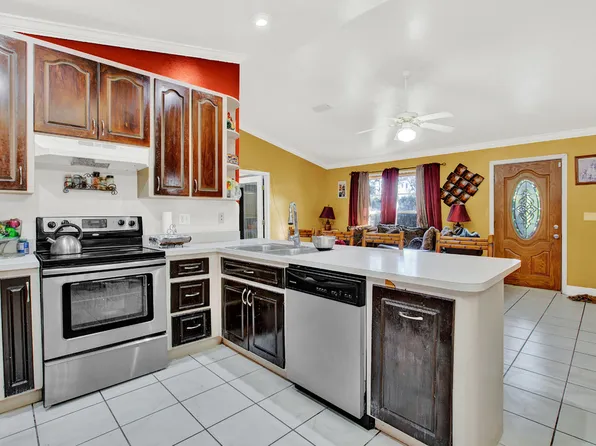 107 Heal Ave NW, Lake Placid, FL 33852