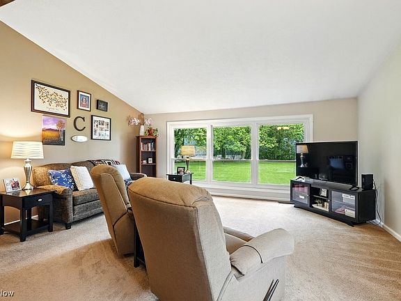 3rd image of 9057 Cranbrook Dr