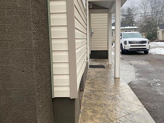 5th image of 214 Goguac St W