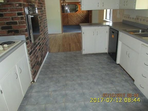 2nd image of 3282 Sacramento Dr