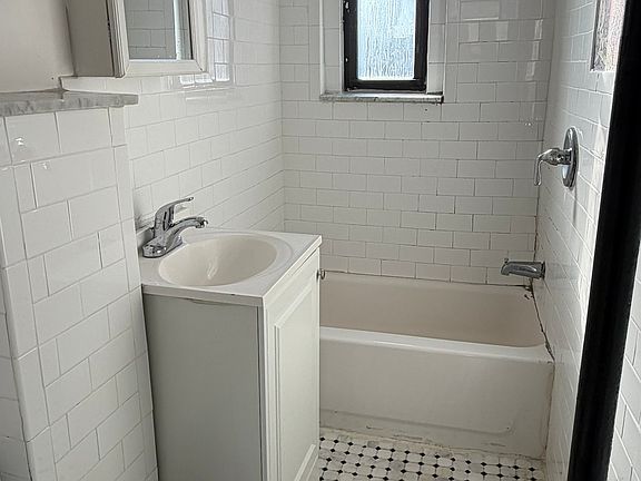 3rd image of 37-27 Crescent St #52