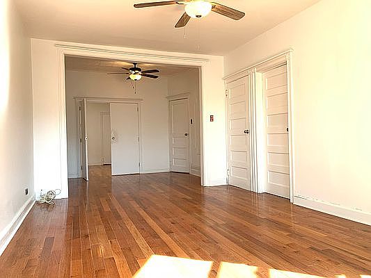 2nd image of 1325 Park Pl #2