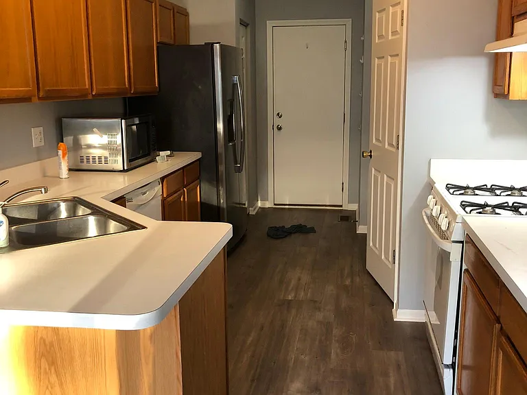 1728 Windward Ave — Photo 9