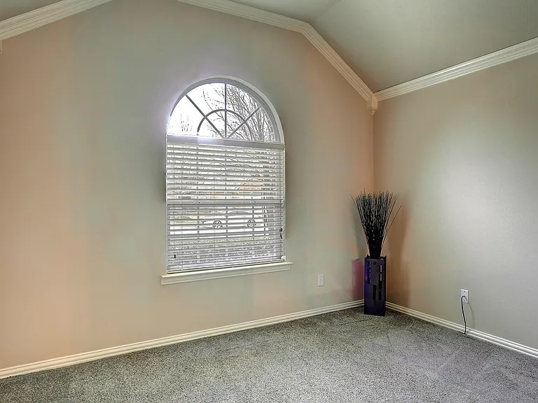 2440 Deerwood Dr — Photo 8