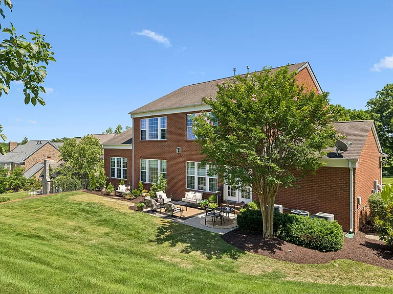 706 Pennines Cir — Photo 37